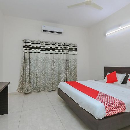 Hotel Oyo 22211 Shree Ankanatheshwara Residency Nanjangud Exterior foto