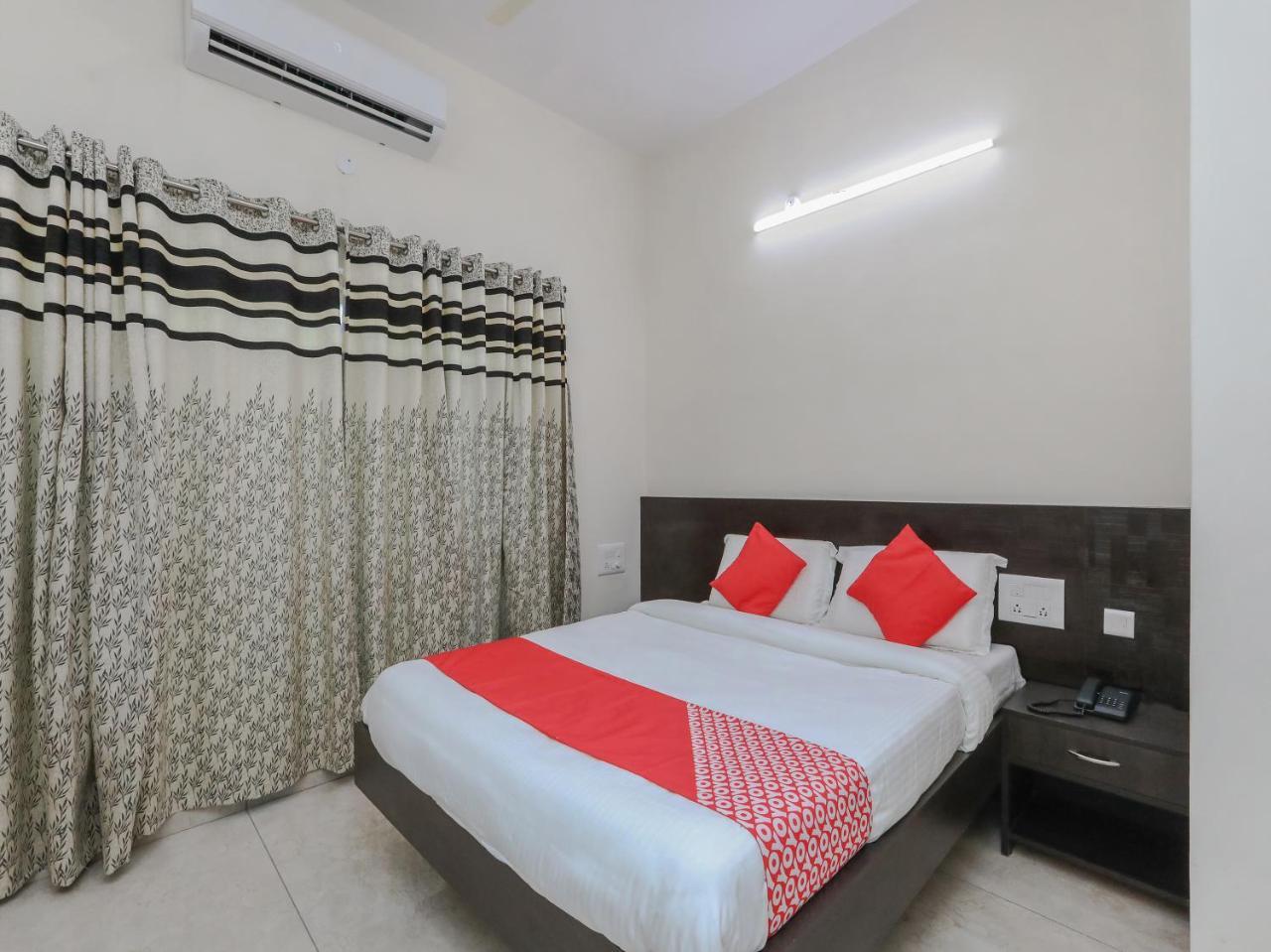 Hotel Oyo 22211 Shree Ankanatheshwara Residency Nanjangud Exterior foto